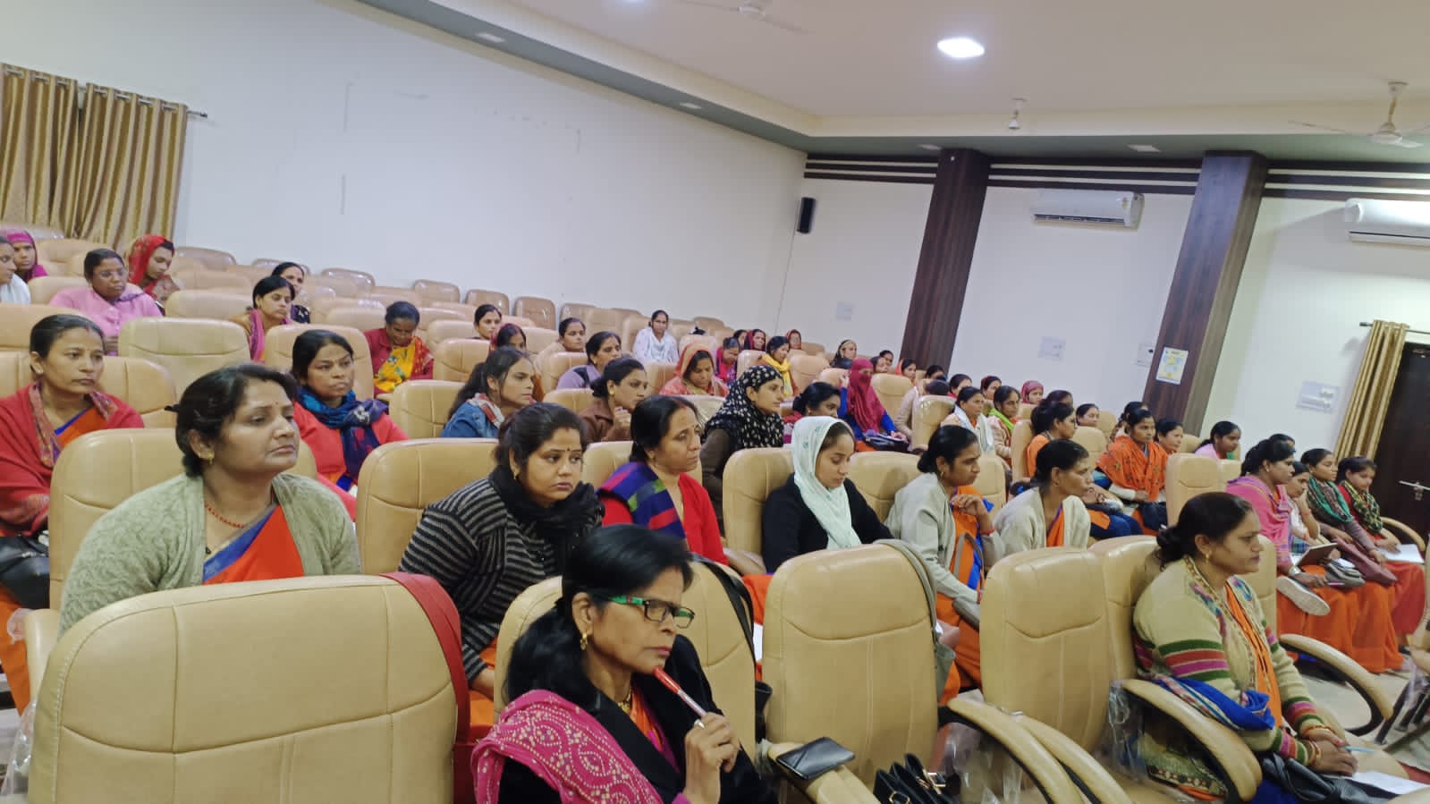 ग्वालियर आशा कार्यकर्ताओं की बैठक