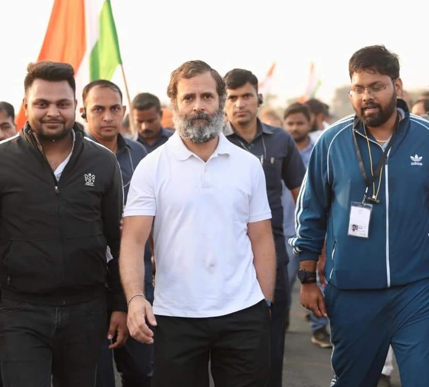 राहुल गांधी के साथ देवाशीष जरारिया